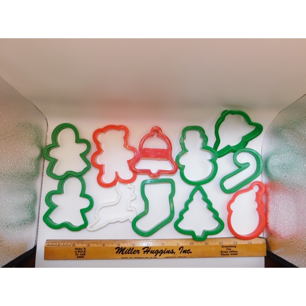 14 Plastic Christmas Cookie Cutters Tree Stocking Santa Snowman Bell GingerMan
